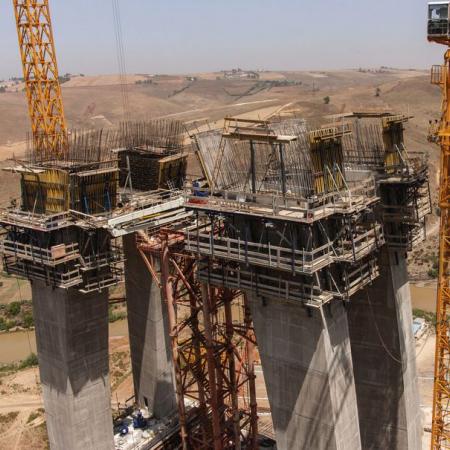 Bouregreg-joen ylittävä vinoköysisilta Marokko