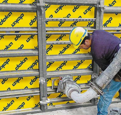 concrete is pumped into the formwork from below - Universal panel SCC