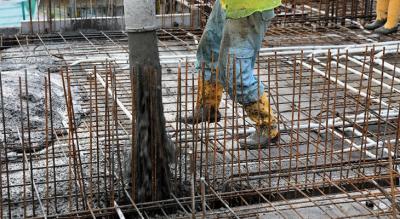 pouring concrete with aluminium formwork