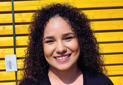 Esbiedy Castaneda, Customer Service Representative