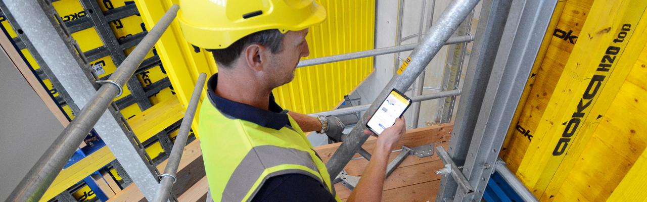 Sensor system for positioning and aligning wall formwork of highrise cores
