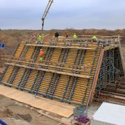 The conventionally reinforced bridge structures are being cast in section lengths of approx. 13 m using Large-area formwork Top 50.