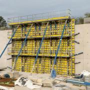 Maximum safety on high walls. Framax Xlife plus and the Xsafe plus platform - built to work together.